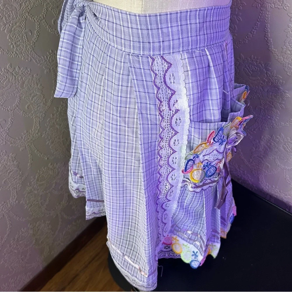Lavender Plaid apron with Floral Accents vintage handmade lace appliqué
